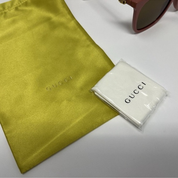 ❤️‍🔥‼️‼️ 24 HOUR SALE ‼️‼️‼️
GUCCI Dark Rose Sunglasses Authentic - Picture 8 of 12